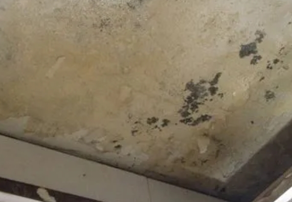 和顺阳台漏水维修公司分享下和顺卫生间渗水维修需要注意哪些问题。